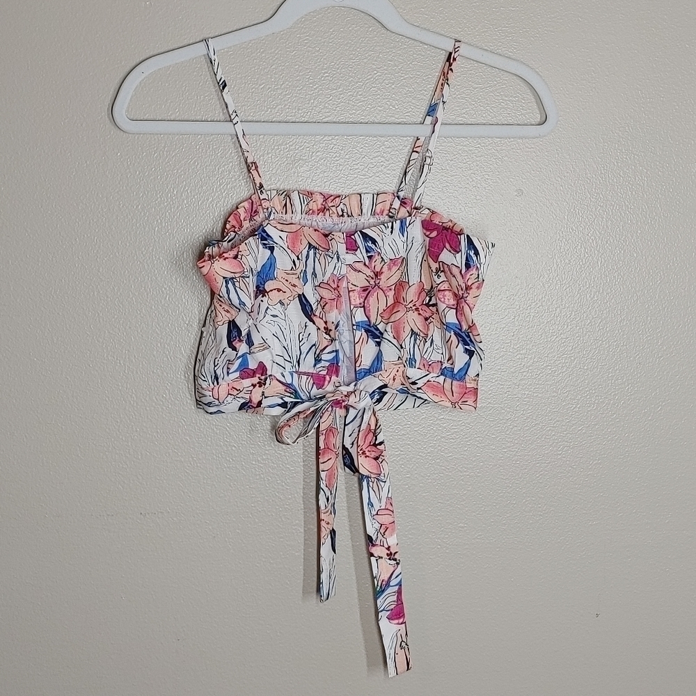 NWOT L'Atiste Floral Tie Back Crop Top Small - Picture 2 of 10